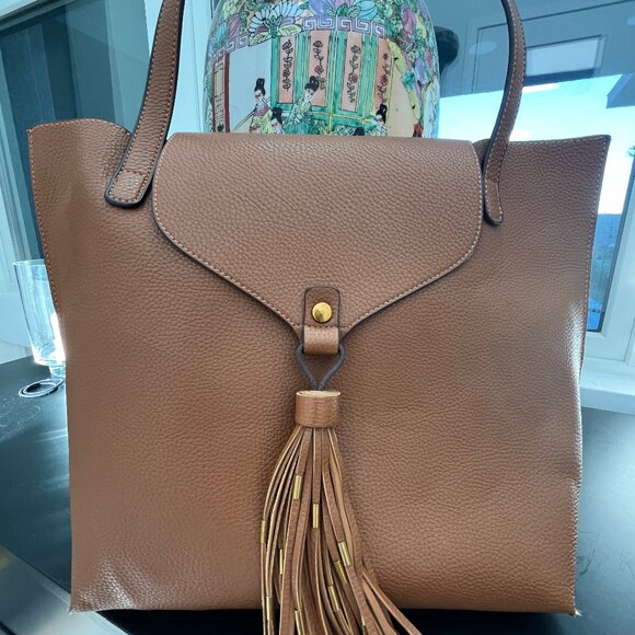 Tan Street Level Tassle Tote Bag with Matching Cosmetic Bag - Picture 2 of 9